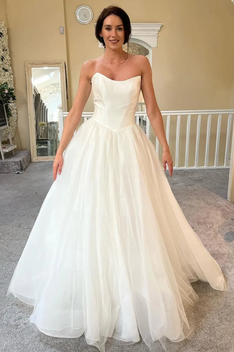 Robe de mariée longue en tulle, coupe trapèze, épaules dénudées, sans bretelles